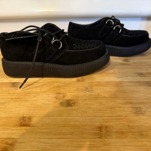 T.U.K. Black Suede Low Viva Creeper Oxford Shoe – Unisex - Picture 8 of 16